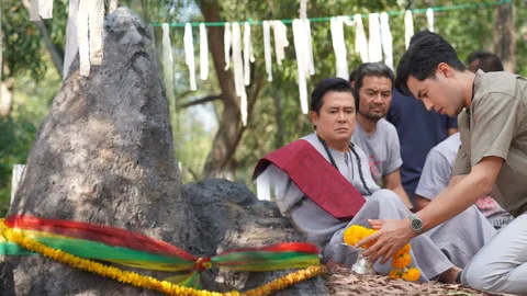 เผยความเชื่อ “พญาปลวก” เรื่องจริงของคนมีองค์ หรือแหกตาคนงมงาย ในเรื่อง เจ้าพ่อ