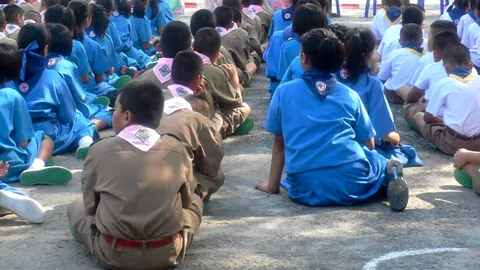 ศธ. ย้ำการแต่งกายยุวกาชาด ใช้แค่ผ้าผูกคอและหมวก ในกรณีจัดหาเครื่องแบบไม่ได้