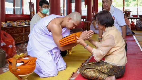 ประมวลภาพ หนุ่ม กะลา เข้าพิธีอุปสมบท ได้รับฉายาทางธรรมความหมายดีมาก