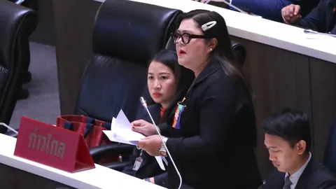 ก้าวไกล ยัน ไม่เห็นด้วย งบฯปี 68 การศึกษา ซัด ปล่อยเด็กหลุดออกนอกระบบ