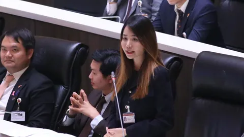 ก้าวไกล ชี้ งบฯ รักษาพยาบาลปฐมภูมิน้อยเกินไป-ชงให้กู้ภัย เป็นอาชีพมีเงินประจำ