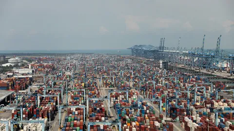 พร้อมสร้างสมาร์ท พอร์ต