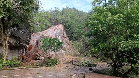 “พังงา” ระทึกขวัญ “แผ่นดินไหว” กลางดึก ทําภูเขาหินถล่มพัง ไกลหมู่บ้านไร้เจ็บ