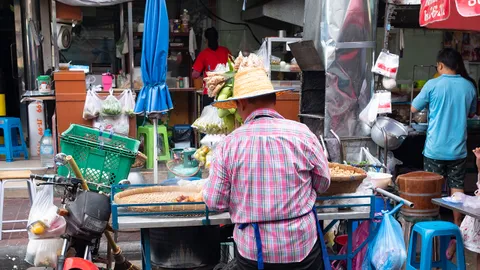 ปฏิเสธเก็บค่าขายวันจันทร์ ดุสิตไม่เกี่ยวเก็บค่าแผง-แผงยูเนี่ยนมอลล์ที่ รฟม.