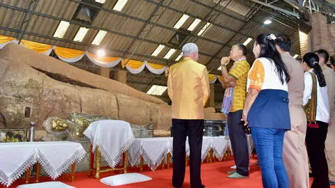 “เศรษฐา” สั่งหน่วยงานรัฐหนุนงบฯ บูรณะ “พระนอนเมืองเสมา” หลังน้ำท่วมทำผุพัง