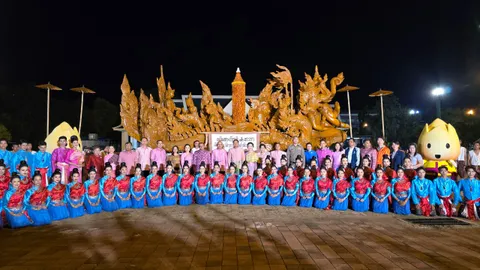 จัดแบบยิ่งใหญ่ สมดั่งเมือง 4 แสง "งานประเพณีแห่เทียนอุบลฯ" 2 วัน 2 คืน