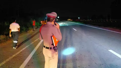 สลด หนุ่มพิการโปลิโอ เพื่อนพามาปล่อยทิ้ง รถชนขยี้ร่างเละ