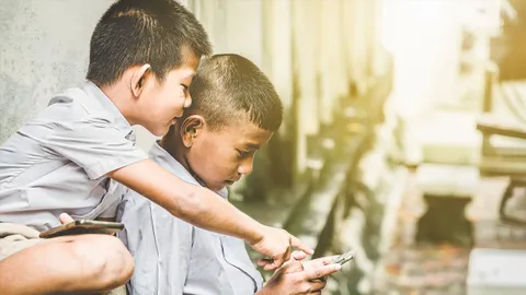 อนาคตลูกหลานไทย