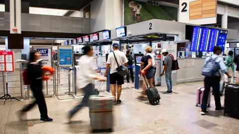 ไฟเขียวสนามบินขายสุราในวันพระใหญ่ สธ.ชี้ดื่มแล้วให้ต่อเครื่องออกนอกประเทศ