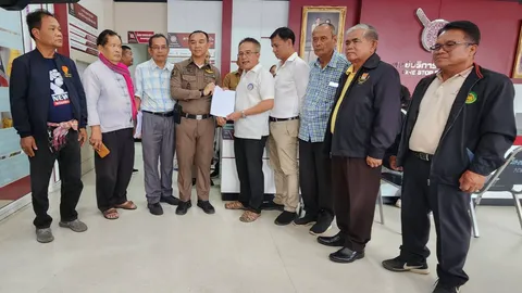 "อดีตผู้สมัคร สว." รวมตัวแจ้งความ "กกต.-สส.พรรคดัง" ฮั้วโหวตสภาสูง