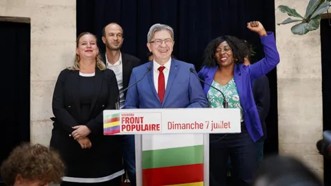 ล็อกถล่ม ฝ่ายขวาฝรั่งเศสคะแนนตามหลัง ฝ่ายซ้ายจ่อชนะการเลือกตั้ง