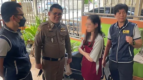 รวบสาวโชว์โป๊ ร้านสะดวกซื้อ