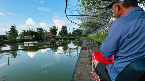 ช่างซ่อม จยย.ทำสวนอินทผลัม ที่ อ.หนองกี่ เปิดเป็นแหล่งท่องเที่ยวเชิงเกษตร