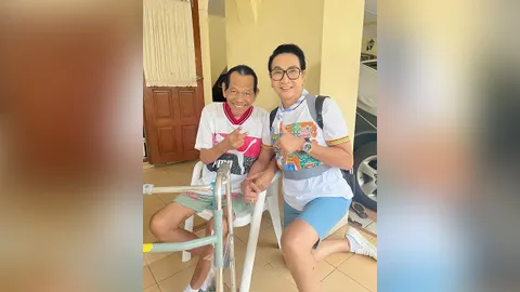 ไก่ วรายุฑ เผยภาพล่าสุด อาชู ผู้กำกับชื่อดัง หลังทราบข่าวป่วยหลายโรครุมเร้า