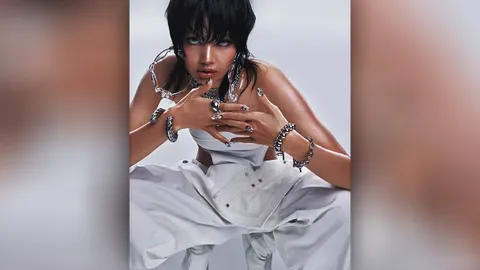 ปังไม่หยุด ลิซ่า ทำถึง!! พา "ROCKSTAR" พุ่งทะยาน 100 ล้านวิว แตกใน 13 วัน 