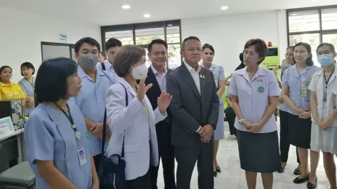 "สมศักดิ์" ยันให้ความสำคัญคลินิกหมอครอบครัว ติดตามโครงการ Health Station