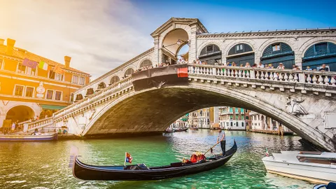 เก็บเงินค่าธรรมเนียมเข้าเวนิสต่อ หวังลดความแออัด