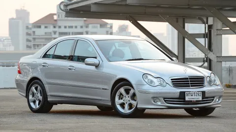 ส่องมือสองน่าสน-แตะเบนซ์พลังซุปเปอร์ชาร์จเกือบ 200 ม้าในงบแสนปลาย กับ C 230 Kompressor