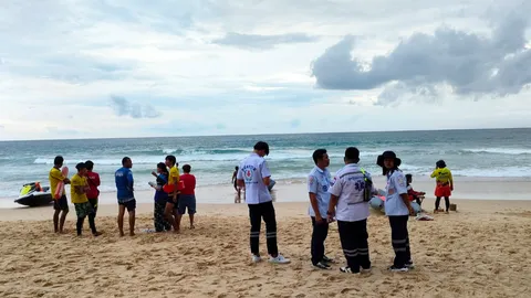 ฝ่าธงแดง คลื่นซัดจมหาย นักเรียน ม.3 ช่วยได้ 2 ไม่รู้ชะตากรรม 1