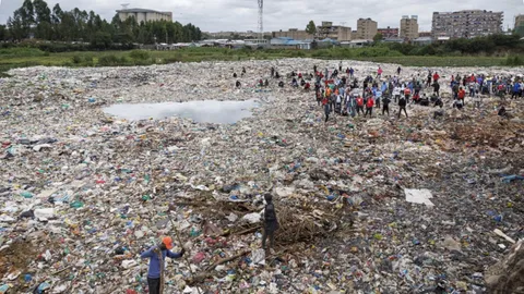 เคนยาย้ายตำรวจทั้งโรงพัก หลังพบชิ้นส่วนศพผู้หญิง 8 คนถูกทิ้งในบ่อขยะ