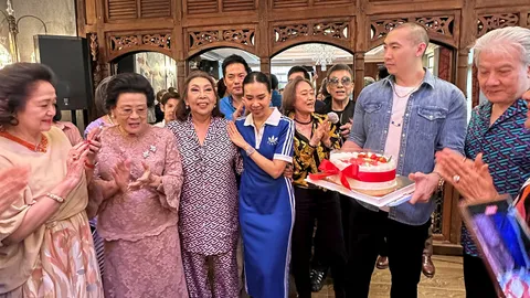 แฮปปี้เบิร์ธเดย์พี่ใหญ่ใจดี “สารจันทร์ วิภาตพงษ์”