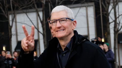 หุ้น Apple พุ่งไม่หยุด นักวิเคราะห์เชื่อคนจะแห่ซื้อ iPhone เกือบ 500 ล้านเครื่องใน 2 ปีข้างหน้า 