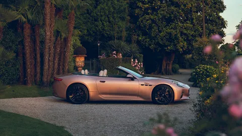ตำนานไวน์อิตาลีโบราณกับ Maserati GranCabrio Folgore Tignanello