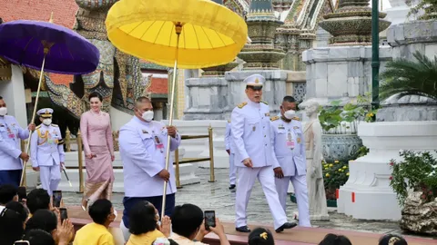 "ในหลวง-ราชินี" ทรงบำเพ็ญพระราชกุศล เนื่องในวันอาสาฬหบูชา 2567