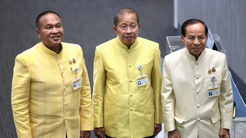 อยู่ในกำมือ