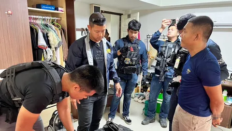 จับ ผู้หมวดคอมมานโดเก๊คาห้อง พร้อมชุดอรินทราช เมียช็อกรู้ถูกหลอกเช่นกัน (คลิป)