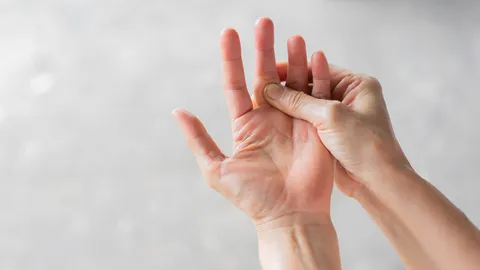 โรคนิ้วล็อกพบมากใน วัยทำงาน-ผู้สูงอายุ