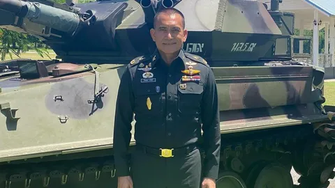 ผู้พันเบิร์ด ใส่เครื่องหมายเต็มอก แต่ทำเอาสะดุ้ง คนเข้ามาถาม เคยออกรบรึเปล่า