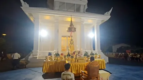 ส่อง "เลขเด็ด" พิธีบวงสรวงโบสถ์วัดหนองทอง ฮือฮาคนอาการแปลก ลุกขึ้นมาร่ายรำ