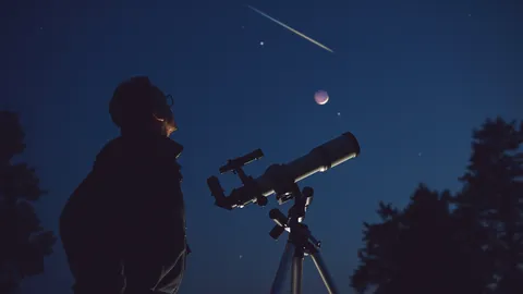 ปรากฏการณ์ท้องฟ้าเดือนสิงหาคม 2567 รอชม "ฝนดาวตกคืนวันแม่-ดวงอาทิตย์ตั้งฉาก"