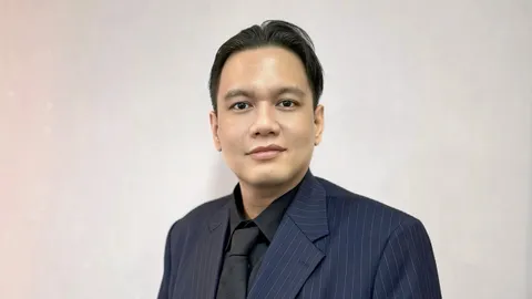 พลังประชารัฐบนสมรภูมิสองขั้วการเมือง : ไปต่อหรือพอแค่นี้