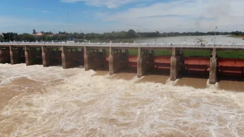 กรมชลฯ เตือน 11 จังหวัด เขื่อนเจ้าพระยาเพิ่มการระบาย ส่งผลให้น้ำสูงขึ้น 80 ซม.