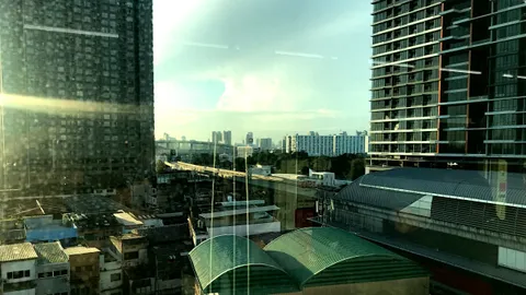 สภาพอากาศวันนี้ มรสุมอ่อนกำลัง กลางวันกลับมาร้อน ฝนตกหนักภาคใต้ตอนล่าง 