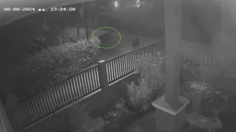 สุดสะพรึง เงาดำ มาเยือนยามวิกาล เชื่อเกี่ยวกับการตายของตาวัย 78 (คลิป)