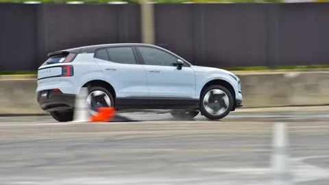 ทุกชีวิตปลอดภัยในรถไฟฟ้าวอลโว่ กับ Volvo Electric Vehicle Driving Academy