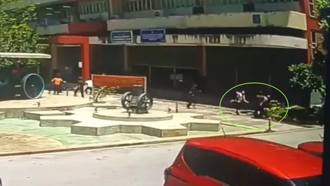 ตร.จ่อหมายจับ 6 รุ่นพี่โหดรุมตื้บรุ่นน้อง-พ่อ ปมขอออกระบบโซตัส (คลิป) 