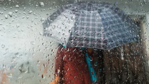 สภาพอากาศวันนี้ กรมอุตุฯ เตือนทั่วไทยมีฝนฟ้าคะนอง เหนือตกหนัก กทม.โดนด้วย 60%