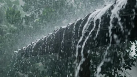 สภาพอากาศวันนี้ กรมอุตุฯ เตือน มรสุมพัดปกคลุม "ภาคเหนือ" ฝนถล่ม 70% 