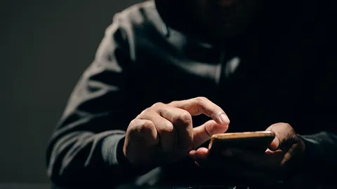 ตำรวจฟิลิปปินส์บุกทลายศูนย์คอลเซ็นเตอร์ แก๊งอาชญากรรมชาวจีน