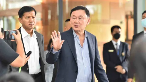 "ทักษิณ" บอก เรื่องไม่เป็นเรื่อง หลังมือมืด ร้อง กกต.ครอบงำ "เพื่อไทย"