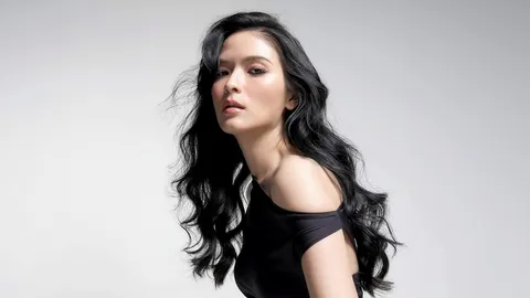 “คริสติน” ประเดิมซีรีส์แซฟฟิก หน้าโหดแต่หัวใจบางใน “Reverse 4 You ดาวบริวาร The Series”