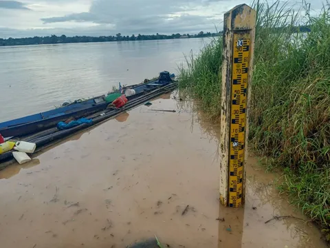 บึงกาฬแม่น้ำโขงล้นแนวกั้น ท่วมถนนแลนด์มาร์กริมโขงกว่า 3 กม.สั่งงดใช้ทางแล้ว