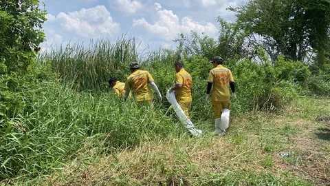 ฆ่าโหด มัดมือไพล่หลัง หนุ่มใหญ่สักลาย ถูกตีหัวยุบ ศพหมกหญ้า-อำพรางคดี
