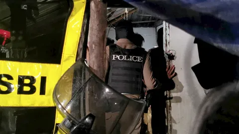 พม่าลวงฆ่า โชเฟอร์แท็กซี่ เชือกมัดมือไพล่หลัง หมกป่ากกริมบ่อปลา