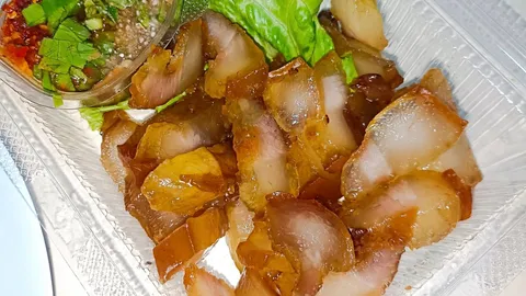 เสียความรู้สึก สาวสั่งเมนู "คอหมูย่าง" แต่ได้อาหารไม่ตรงปก แถมรสชาติเลี่ยนมาก