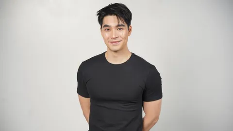 เอม สรรเพชญ์ เผยความกดดันเป็นลูก ดู๋ สัญญา ไม่อยากถูกมองเข้าวงการได้เพราะพ่อ